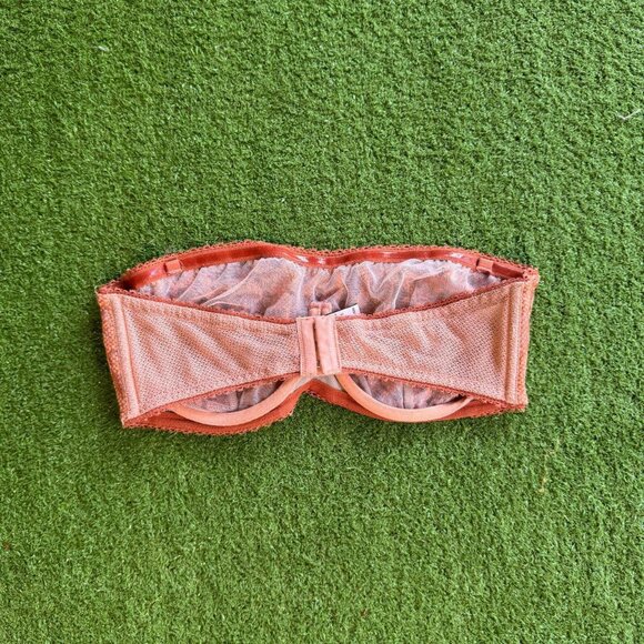 Peach Lace Bralette – Women’s Secret (36D) - Picture 2 of 3